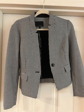 Banana Republic Black and White Houndstooth Cropped Blazer